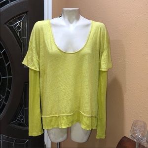 WE THE FREE TOP GREAT CONDITION SIZE L